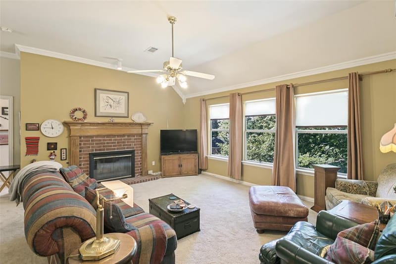 1814 Woodridge Drive, Arlington TX 76013 - Photo 20