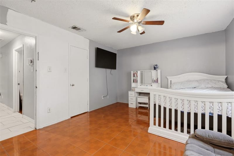 4704 Lizzy Drive, Dallas TX 75211 - Photo 14