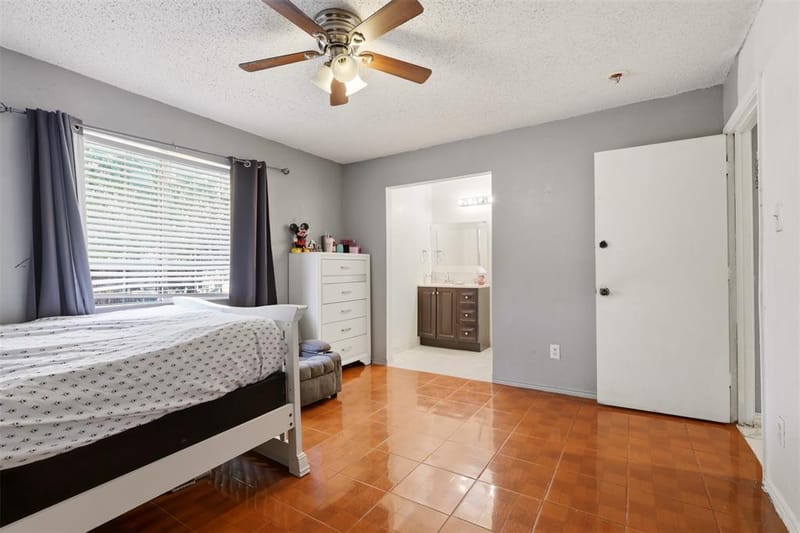 4704 Lizzy Drive, Dallas TX 75211 - Photo 15