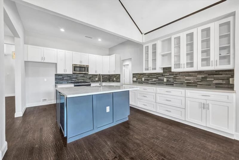 5208 Streamwood Lane, Plano TX 75093 - Photo 18