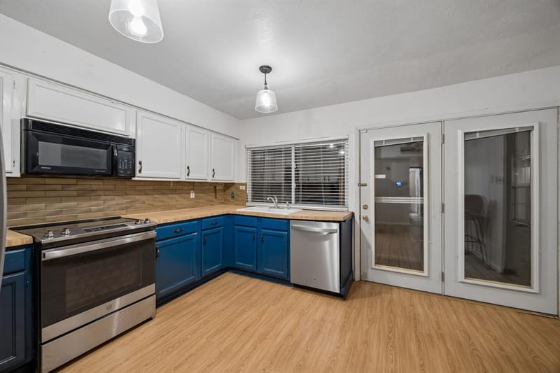 8502 Baumgarten Drive, Dallas TX 75228 - Photo 7