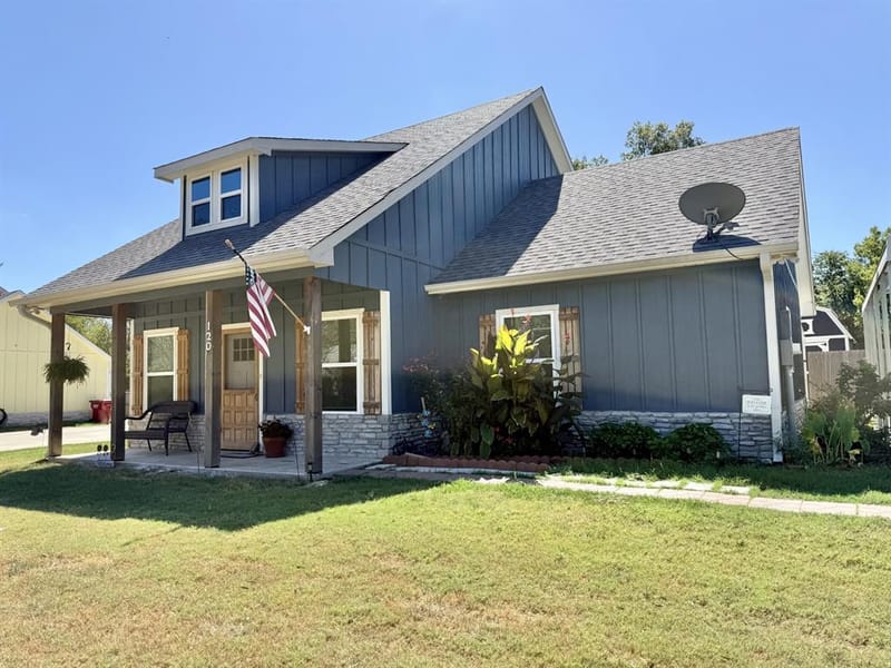 120 W Fairview Street, Blossom TX 75416 - Photo 2