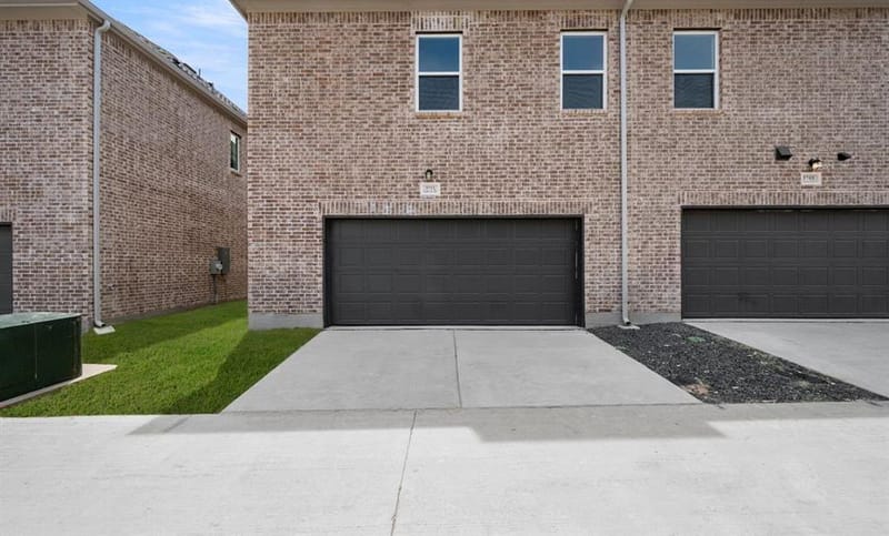 5733 Lakeview Drive, Watauga TX 76148 - Photo 3