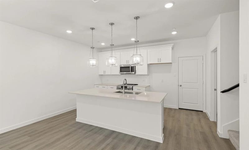 5725 Lakeview Drive, Watauga TX 76148 - Photo 9