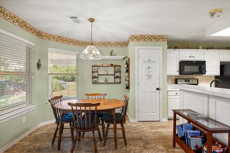 9008 Magnolia Vale Drive, Granbury TX 76049 - Photo 13