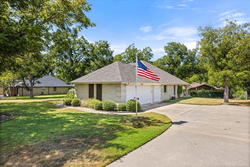 9008 Magnolia Vale Drive, Granbury TX 76049 - Photo 29