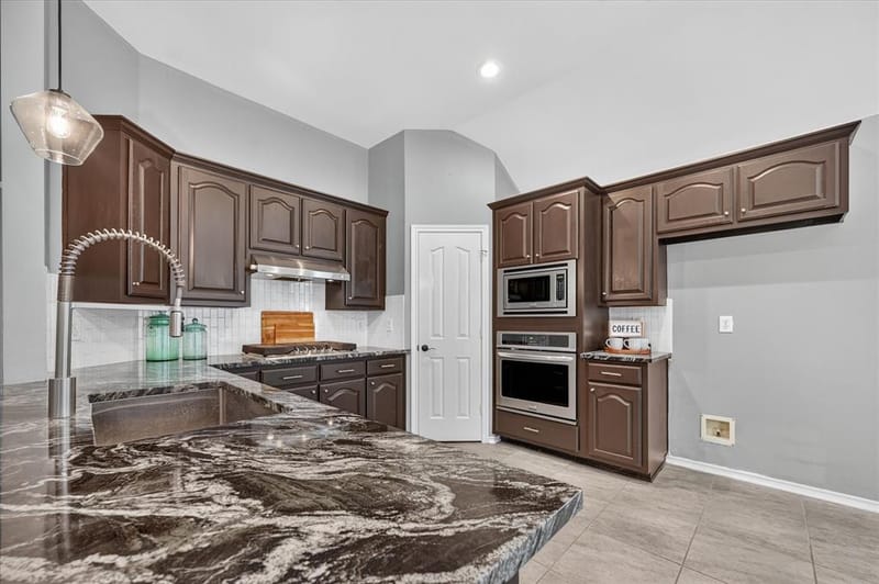 2720 Windstone Way, Corinth TX 76210 - Photo 8