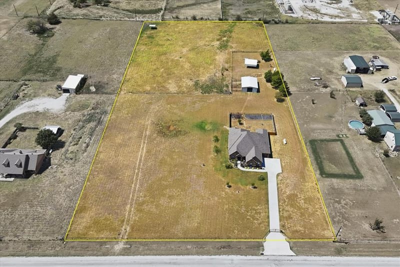 453 Kincannon Lane, Rhome TX 76078 - Photo 2