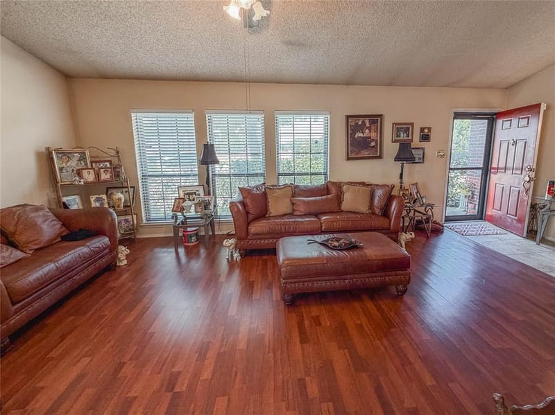 333 S Cannady Drive, Cedar Hill TX 75104 - Photo 3