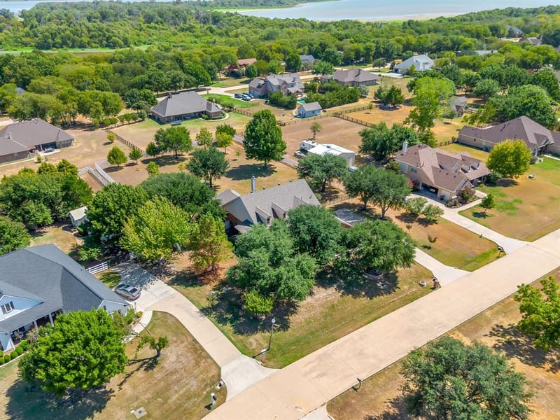 8101 Rodeo Drive, Denton TX 76208 - Photo 4