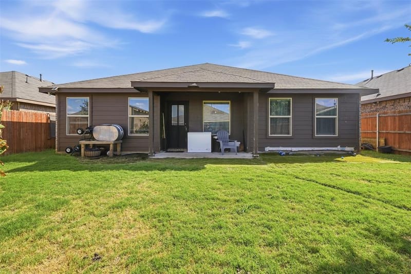821 Rutherford Drive, Crowley TX 76036 - Photo 25