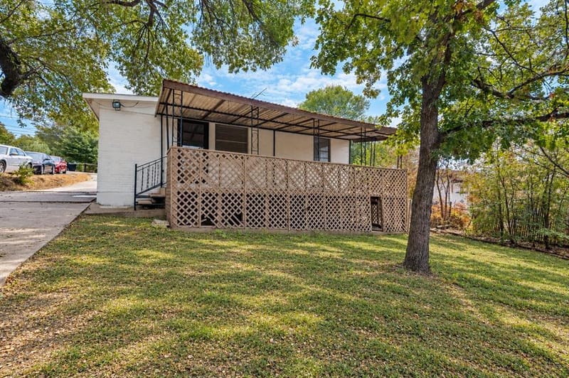 227 S Justin Avenue, Dallas TX 75211 - Photo 2