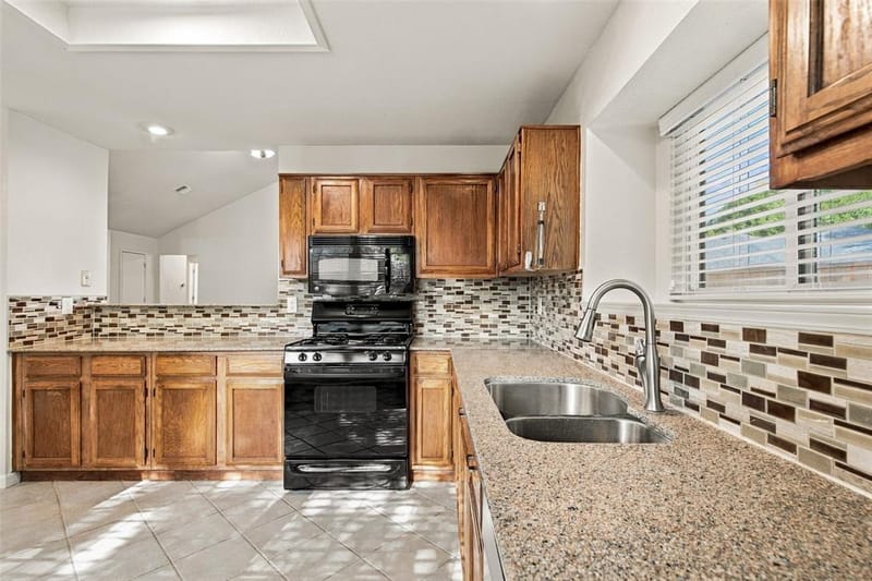 7016 Fall Creek Court, Watauga TX 76148 - Photo 10