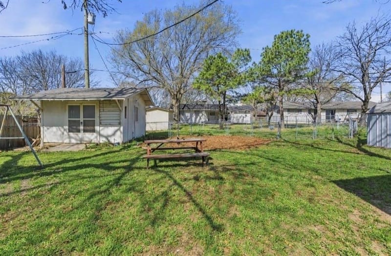 1224 N Texas Street, De Leon TX 76444 - Photo 14