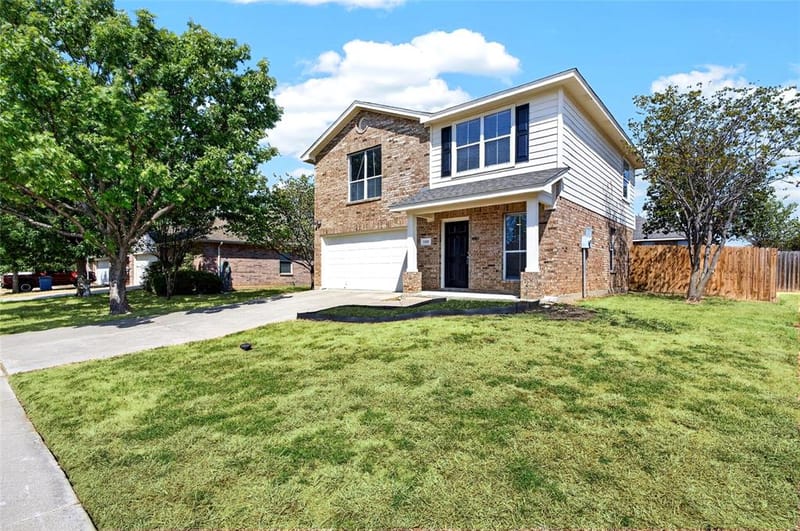 129 Maned Drive, Sanger TX 76266 - Photo 2