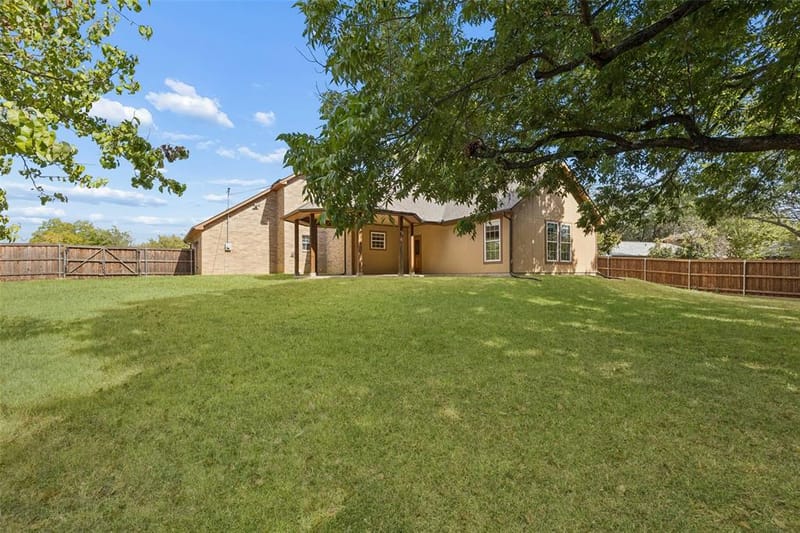 1925 Wildwood Drive, Grand Prairie TX 75050 - Photo 28