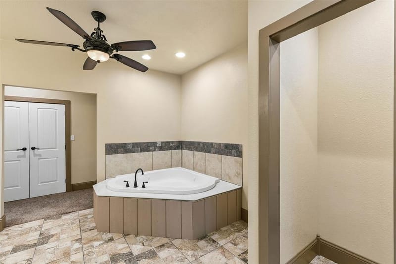 1925 Wildwood Drive, Grand Prairie TX 75050 - Photo 20