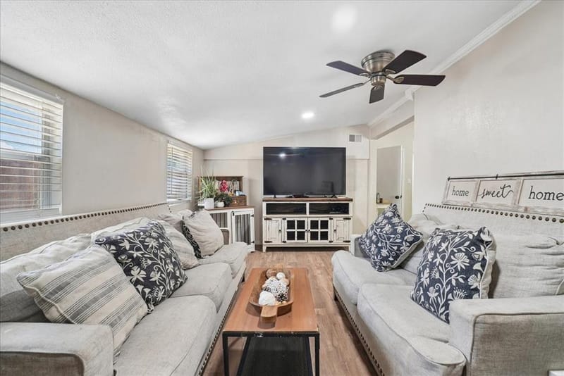 2111 Sharpshire Lane, Arlington TX 76014 - Photo 9