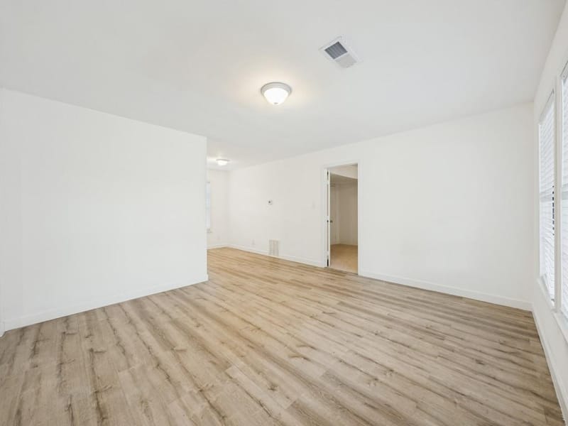 140 Edgefield Drive, Garland TX 75040 - Photo 2