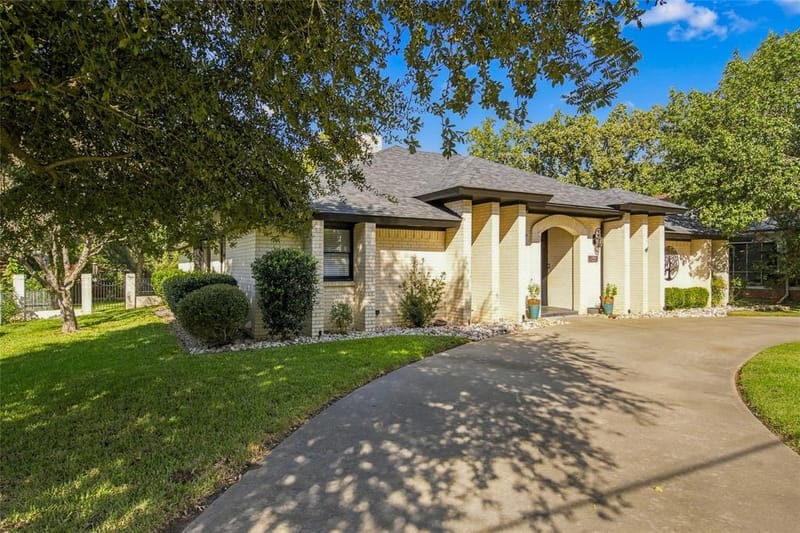 1005 S Denton Street, Gainesville TX 76240 - Photo 3