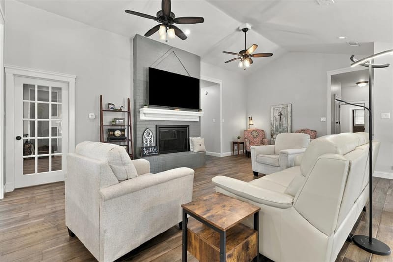 1005 S Denton Street, Gainesville TX 76240 - Photo 9
