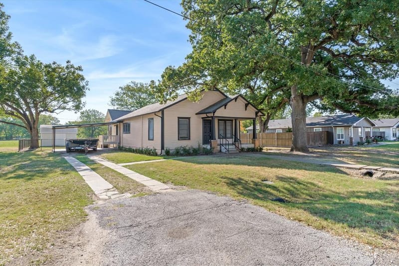 307 S Crockett Street, Edgewood TX 75117 - Photo 2