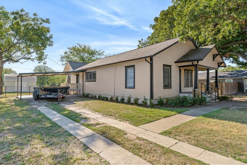 307 S Crockett Street, Edgewood TX 75117 - Photo 3