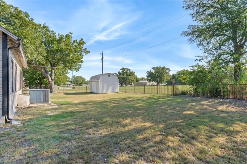 307 S Crockett Street, Edgewood TX 75117 - Photo 20