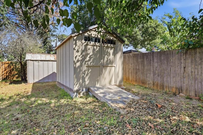 814 S Hyde Park Avenue, Denison TX 75020 - Photo 32