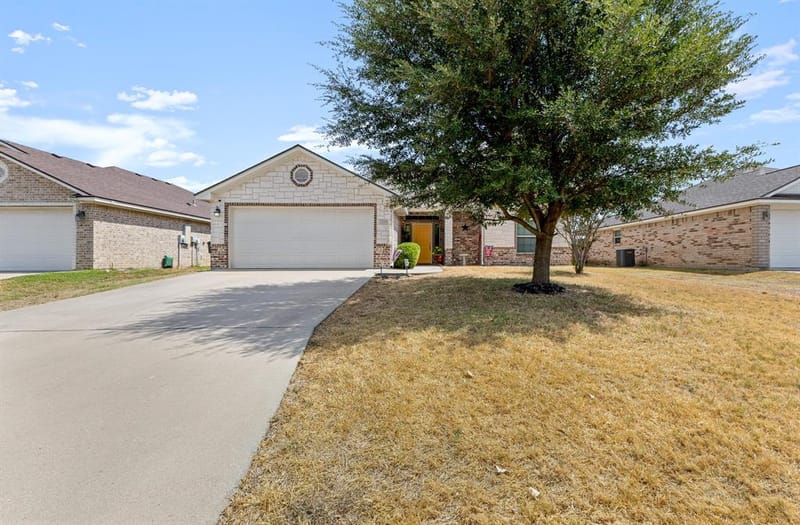 2115 Carriage House Drive, Temple TX 76502 - Photo 2