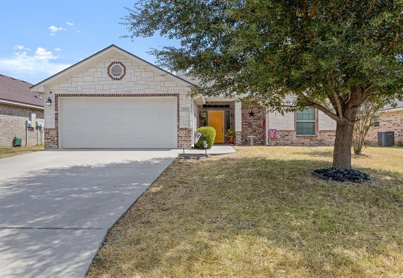 2115 Carriage House Drive, Temple TX 76502 - Photo 3