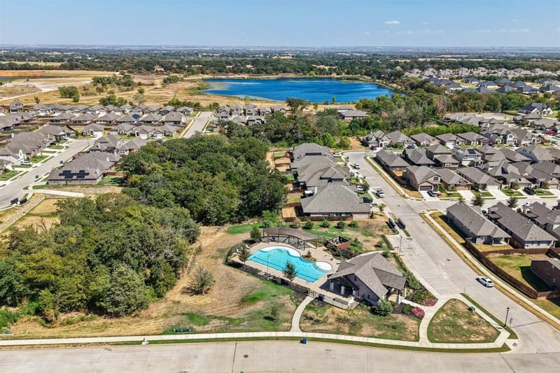 925 King Street, Aubrey TX 76227 - Photo 35
