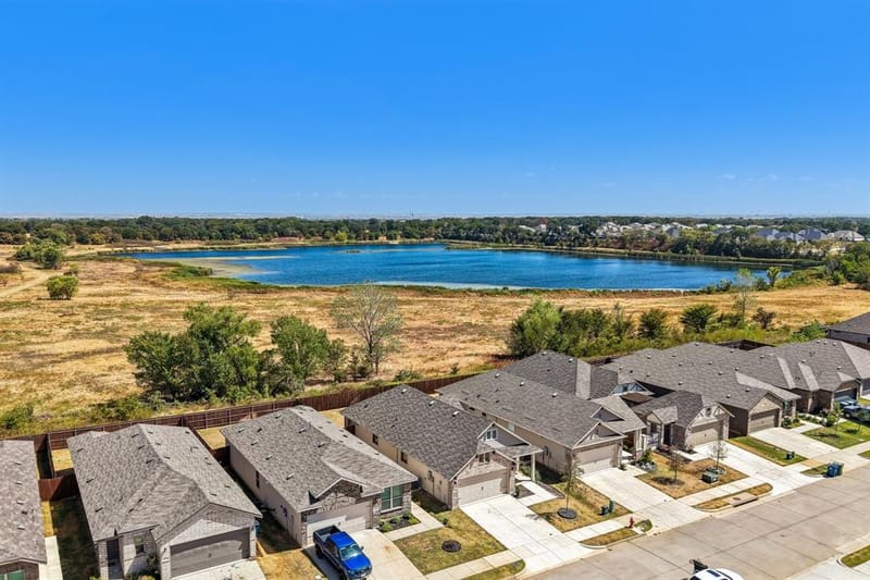 925 King Street, Aubrey TX 76227 - Photo 31