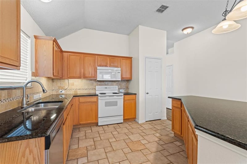 1526 Sugar Bush Trail, Allen TX 75002 - Photo 7