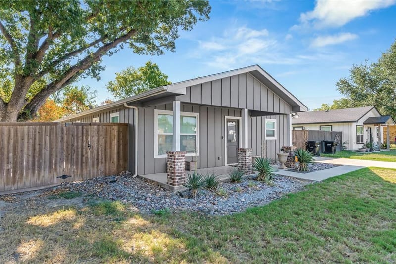 309 S Crockett Street, Edgewood TX 75117 - Photo 3
