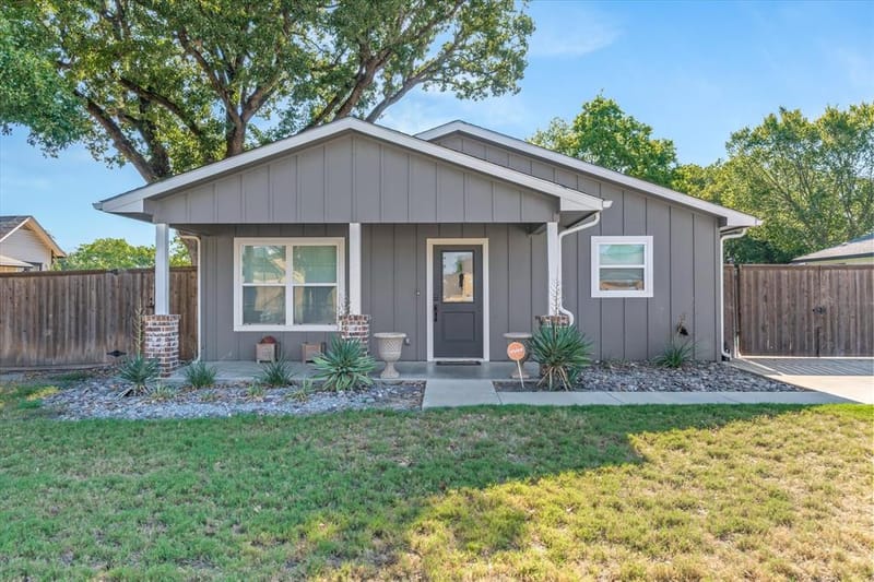 309 S Crockett Street, Edgewood TX 75117