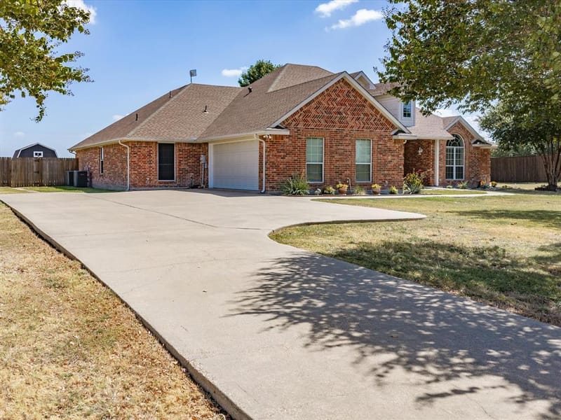 5020 April Lane, Waxahachie TX 75165 - Photo 3