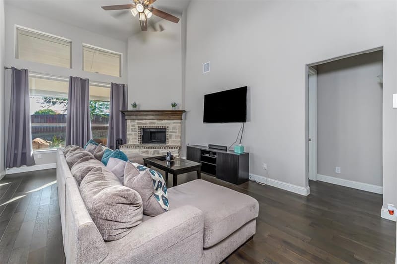 2710 Avondale Drive, Mansfield TX 76063 - Photo 2