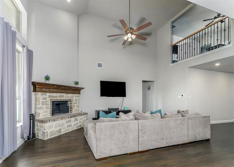 2710 Avondale Drive, Mansfield TX 76063 - Photo 3
