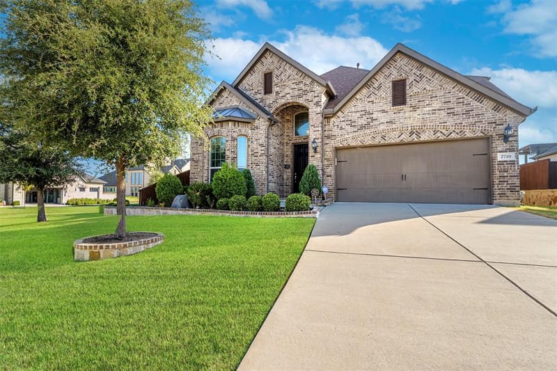 2710 Avondale Drive, Mansfield TX 76063