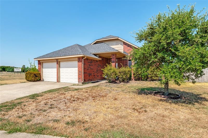 12927 Parker Court, Balch Springs TX 75180 - Photo 2