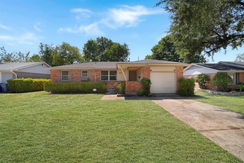 2604 Globe Avenue, Dallas TX 75228