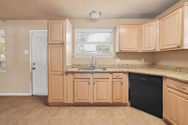 2604 Globe Avenue, Dallas TX 75228 - Photo 10