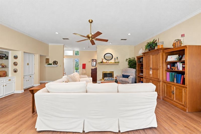 1834 Rhinevalley Drive, Arlington TX 76012 - Photo 6