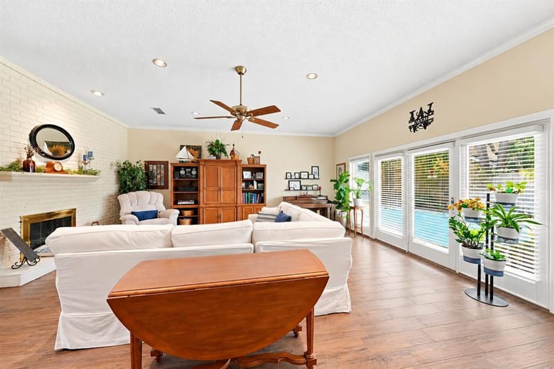 1834 Rhinevalley Drive, Arlington TX 76012 - Photo 5