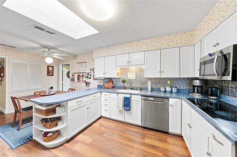 1834 Rhinevalley Drive, Arlington TX 76012 - Photo 8