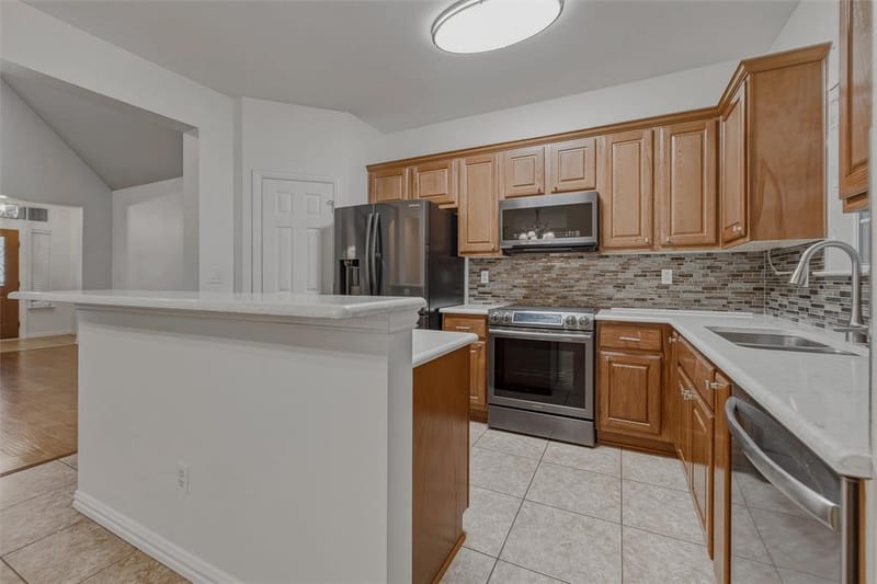 160 Greathouse Village, Decatur TX 76234 - Photo 6
