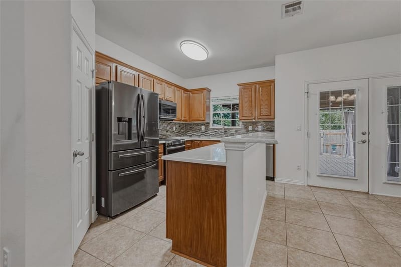 160 Greathouse Village, Decatur TX 76234 - Photo 5