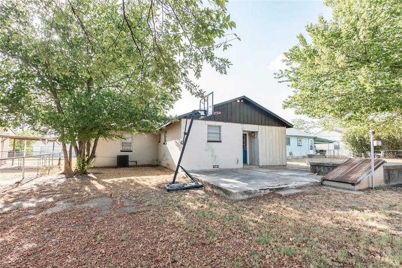 105 Benton Street, Nocona TX 76255 - Photo 27