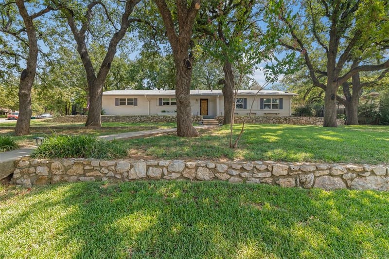 1800 Emerson Lane, Denton TX 76209